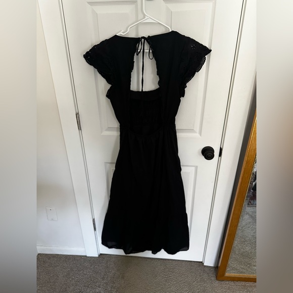 Zara Eyelet Embroidered Black Smocked Dress Medium - Picture 14 of 14